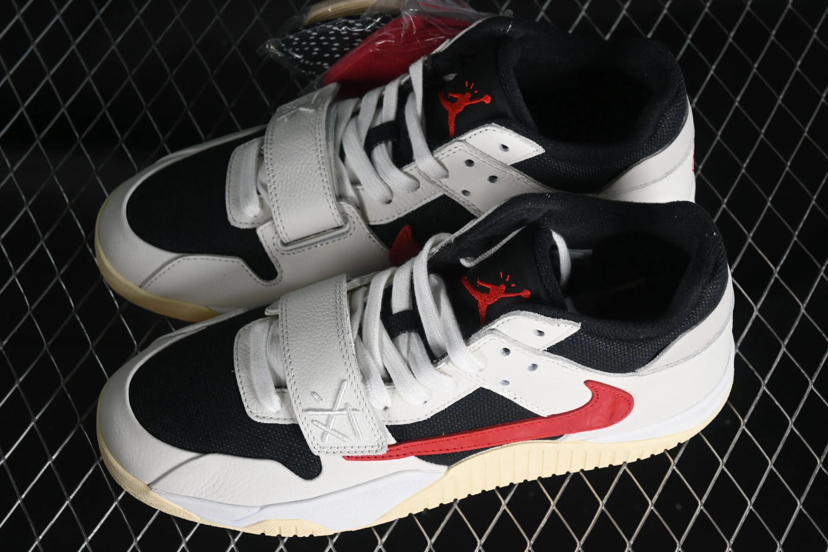 All categories Air Jordan Jordan series basketball shoes Air Jordan 1 Low M version pure original Travis Scott x Jordan Jumpman Jack TR "University Red" AJ1 Joe 1 hook and loop fashion basketball shoes FZ8117-101